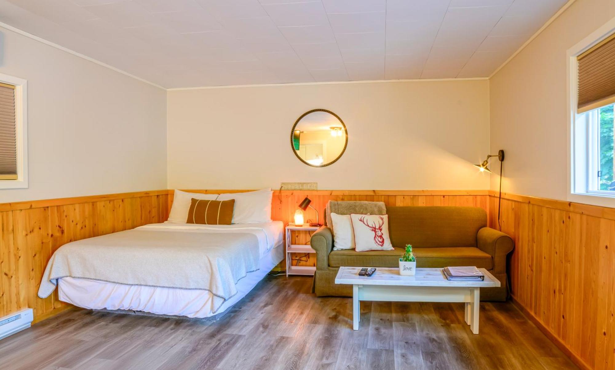 Barefoot Villas And Retreat Christina Lake Экстерьер фото